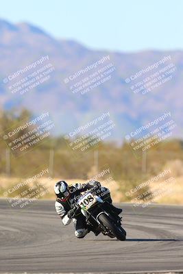 media/Jan-10-2025-CVMA Friday Practice (Fri) [[489e0da257]]/Group 4 and Trackday/Session 5 (Turn 7)/